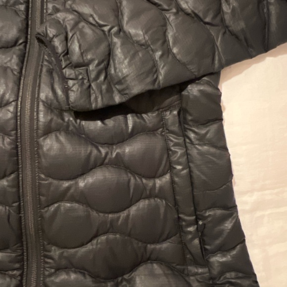 Women's Black Hooded Puffer Coat - Picture 5 of 9